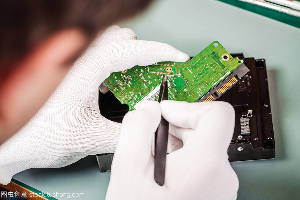 硬件服務中心的女性力量 在計算機維修領域的突破與成長